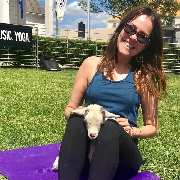 Meet your Posher, Ann - Picture 3 of 12